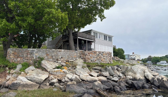 Amazing Waterfront/Access 4BDRM in Riggs Point