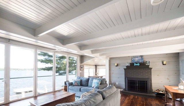 Amesbury: Lake Front Dream Vacation, Private Dock