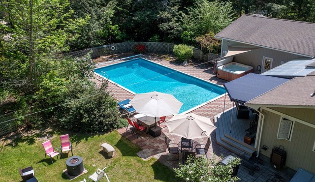 Andy's Retreat - Heated outdoor pool, hot tub, central AC, fire pit, bbq