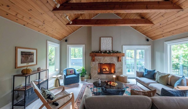 Ann Arbor Retreat with Hot Tub