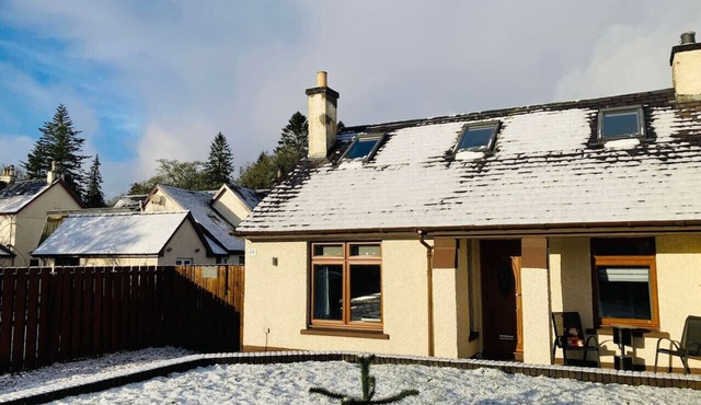 Aonachan Cottage in the village of Spean Bridge