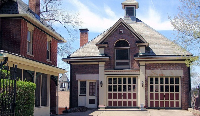 Apartment In An 1882 Carriage House