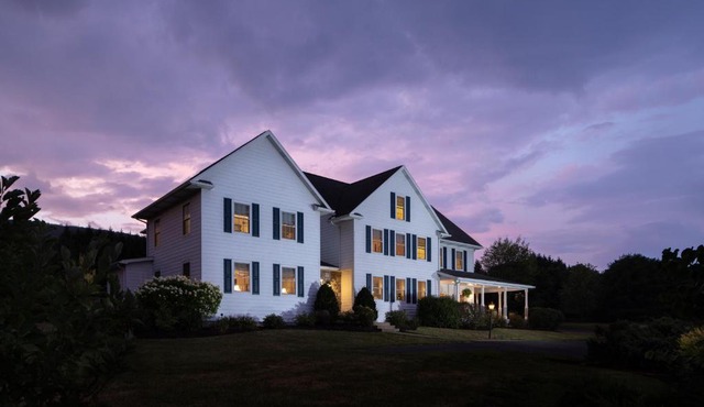 Apple Pony Inn