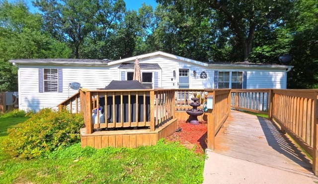 Arbor Lake Getaway, just minutes from Wisconsin Dells