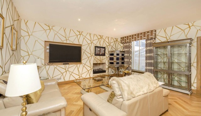 Argyl - Beautiful 3 Bedroom on York Place