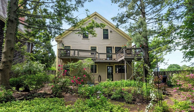 Artistic Historical home, walkDT