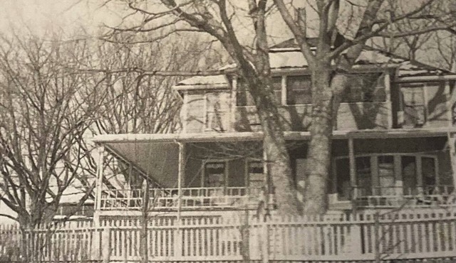 Arundel-Turn of the century spacious classic summer home