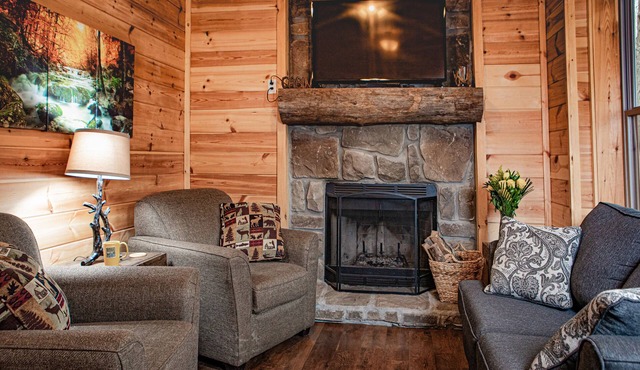 Ash Cave Cabin by The Inn & Spa at Cedar Falls