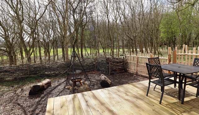 ASH LODGE, pet friendly, character holiday cottage in Morpeth