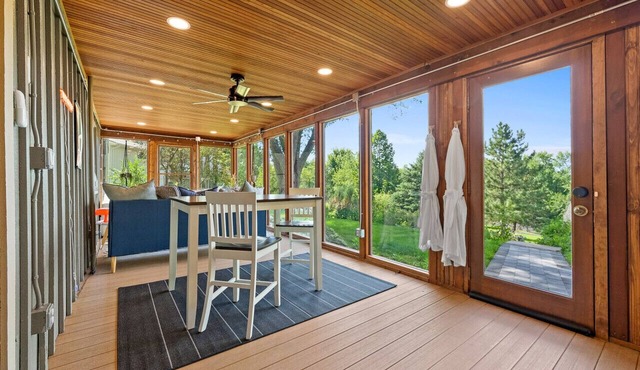 Astoria on Yellowstone - Luxury Sioux Falls Retreat