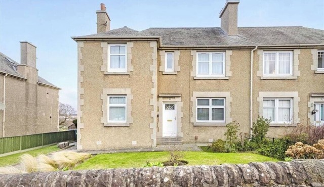 Attractive colinton property for family