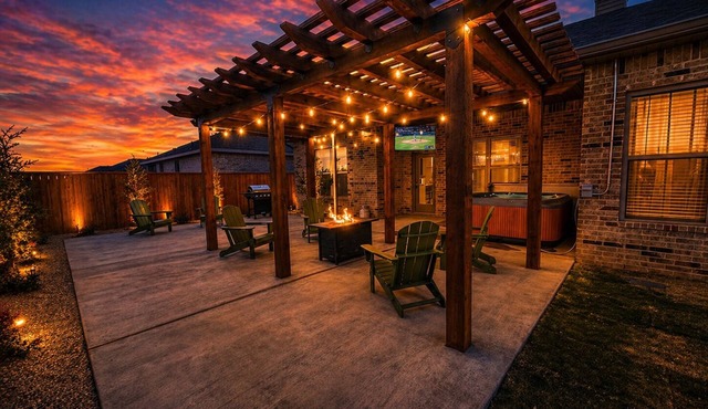 Backyard Escape | Hot Tub + Fire Pit