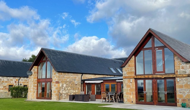 Balloan Steading- East - UK7524