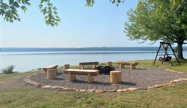 Baraga Lakeside Inn