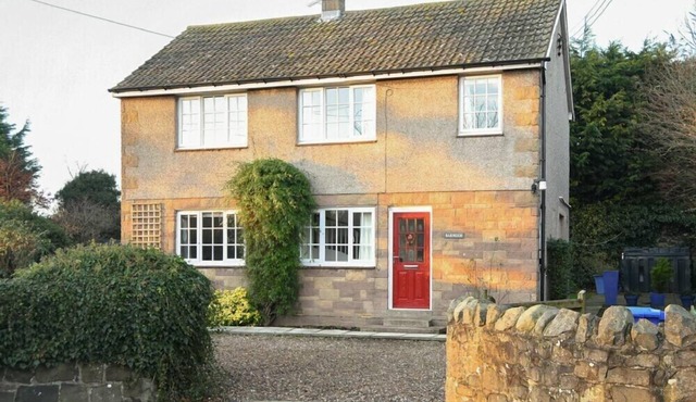 BARMOOR, pet friendly, with open fire in Embleton