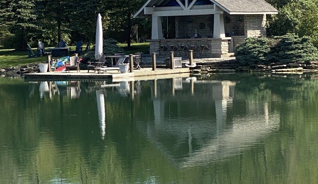 Barn with Big Porch, Chapel, Pond, Fishing, Kayaks between Dayton and Cincinnati