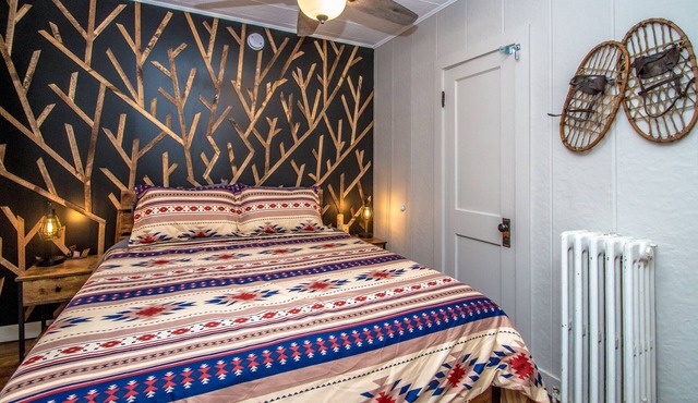 Base Camp Gorham Center - Lovely 2-Bed