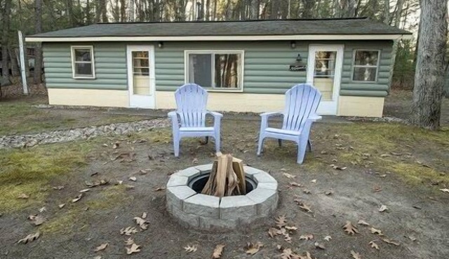 Basswood Hideaway - Wooded Retreat near Bass Lake and Lake Michigan!