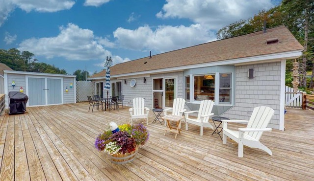 Bayfront Cottage on Mill Cove w/Private Dock & Furnished Deck - Walk Downtown
