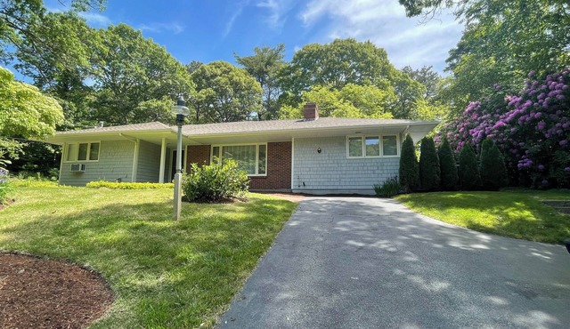 Beach pass included Modern 3BR Osterville retreat, walkable to village center