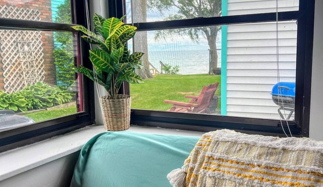 Beachfront Bungalow Retreat on Lake Huron! #2