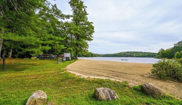 Beachfront Cabin - Kayaks - Community Amenities!