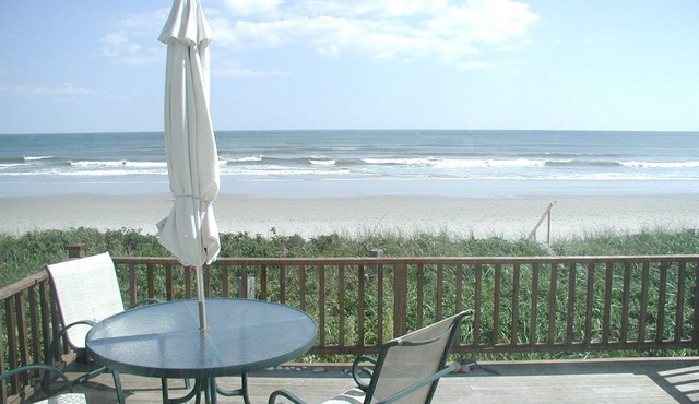 Beachfront Drakes Island Cottage