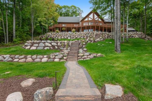 Bear Pause Retreat & The Stone House