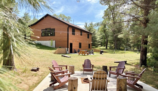 Bear Paw Lodge Luxury Cabin Game Room Fire Pit
