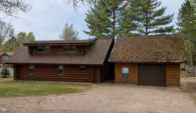 BEASLEY PINES - Charming LOG CABIN on the Beautiful Lake Edwards