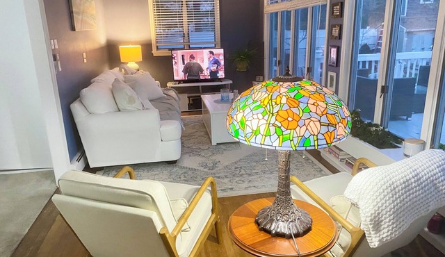 Beautiful 1-bedroom studio sleeps two with AC, the Falmouth retreat.