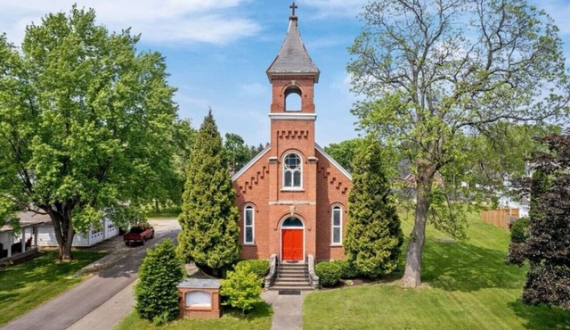 Beautiful 1903 Church in Bolivar Sleeps 8-10
