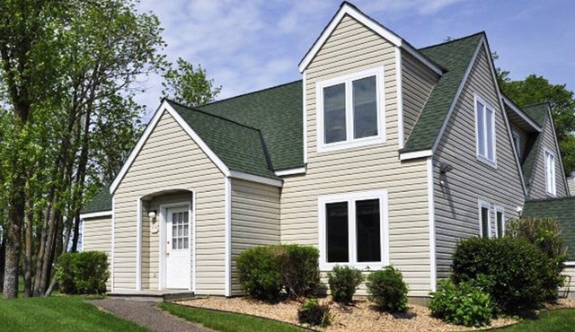 Beautiful 2 bedroom unit at resort, sleeps 8