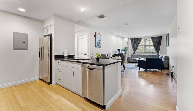Beautiful 2bd/1ba in Southend Boston 9240