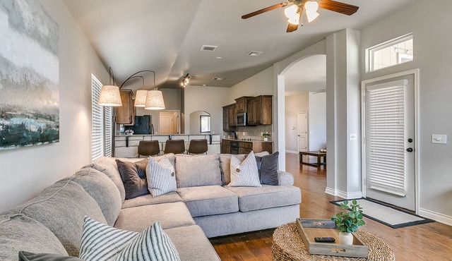 Beautiful 3 bed in Family Friendly Neighborhood