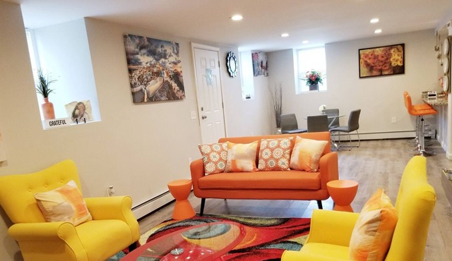 🤗Beautiful 3 BR apt, Fast WiFi & free Parking mins to Shopping Malls!🥳