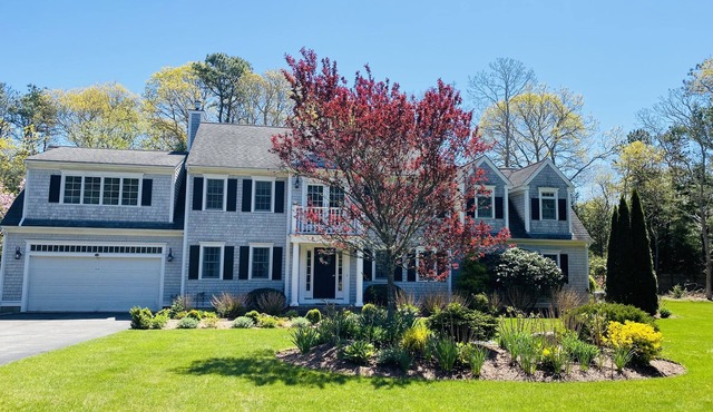 BEAUTIFUL and PRIVATE OSTERVILLE HOME, LARGE GAME ROOM, AC,PARKING