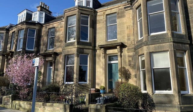 Beautiful Apartment On The Edge Of Edinburgh’s Historic New Town