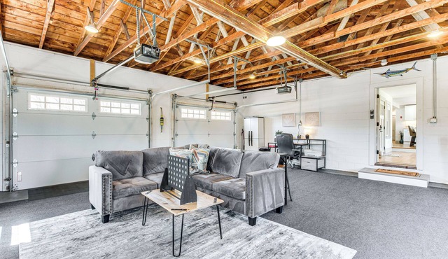 Beautiful Eliot Retreat w/Fire Pit & Game Room!