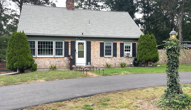 Beautiful home in the heart of Cape Cod. Close to beaches, restaurants and more!