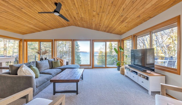 Beautiful home on Lake Pokegama!