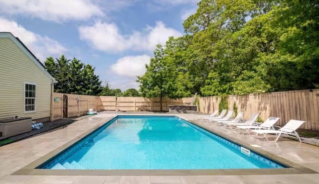 Beautiful House on Cape Cod with pool, gym room in beautiful Marston's Mills