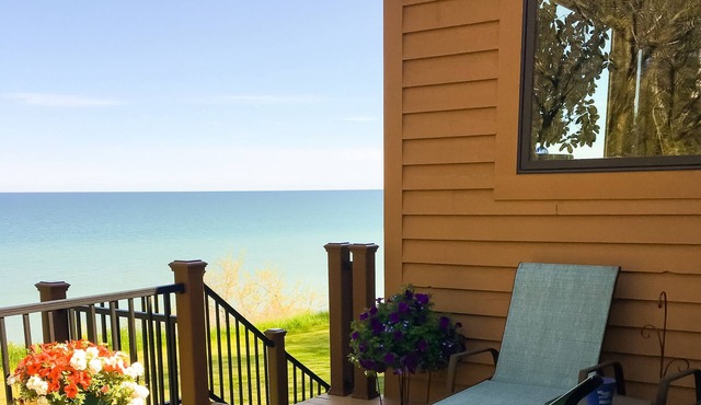 Beautiful Lake Michigan Home W/ Private Beach