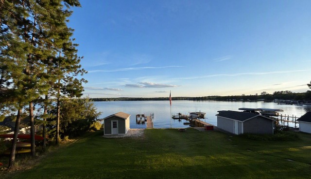 Beautiful Lakefront home on Big Green Lake