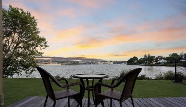 Beautiful Ocean View 4 BR House / Private Access to Water