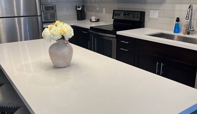 Beautiful one bedroom condo with impressive amenities!