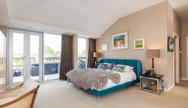 Beautiful Penthouse with Terrace & Jacuzzi