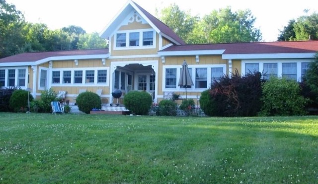 Beautiful, Private Oceanfront Cottage on Penobscot Bay