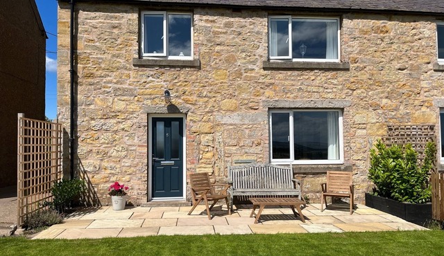 Beautiful stone cottage on the stunning Northumbrian coast.