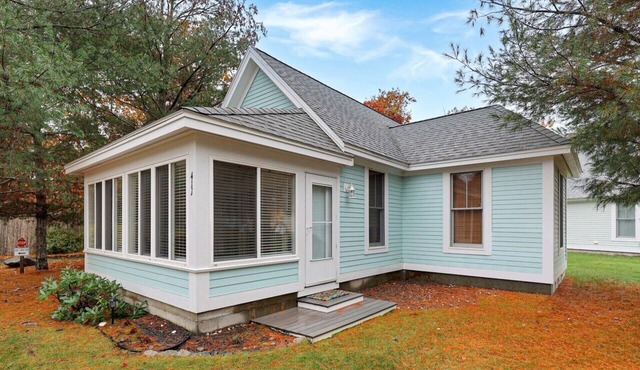 Beautiful Summer village cottage close to the Ocean!